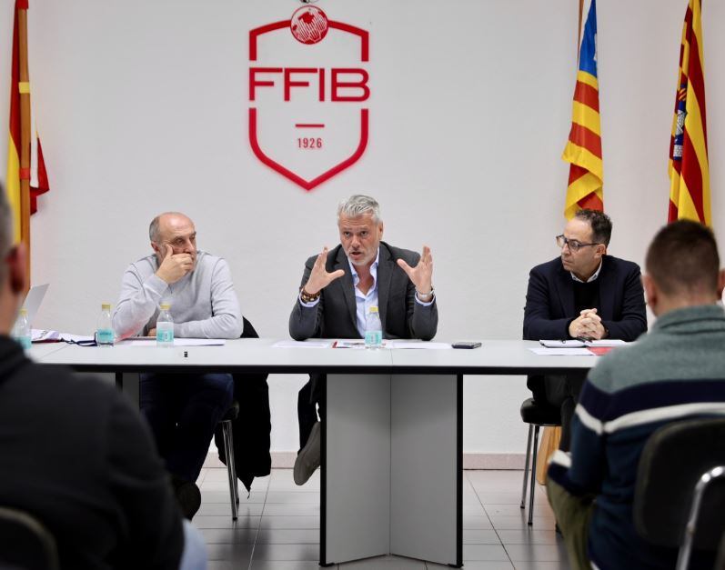 Jordi Horrach  va parlar amb els clubs sobre la necessitat de frenar qualsevol violència als terrenys d ejoc.