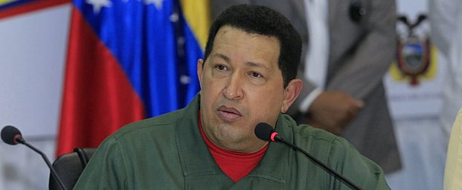 El presidente venezolano se somete a una intervención quirúrjica de urgencia, después de que su equipo médico le detectase un &quot;abceso pélvico&quot;