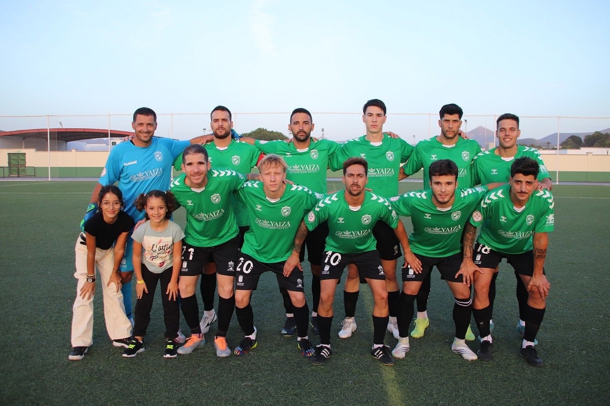 Equipo inicial del Unión Sur Yaiza ante Las Palmas Atlético.