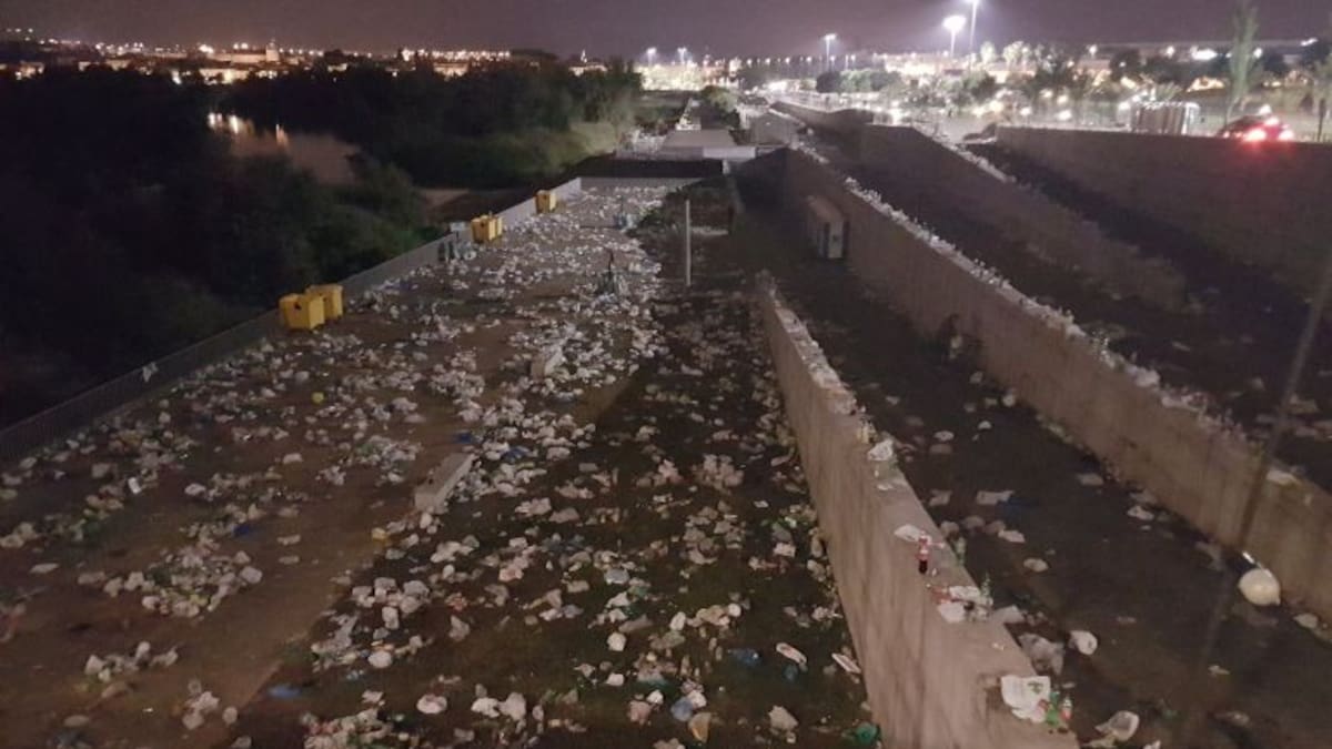 Así ha quedado el Balcón del Río tras el botellón