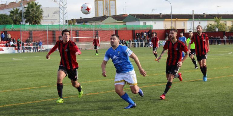 Uno de los momentos del partido Gerena-Xerez C.D.