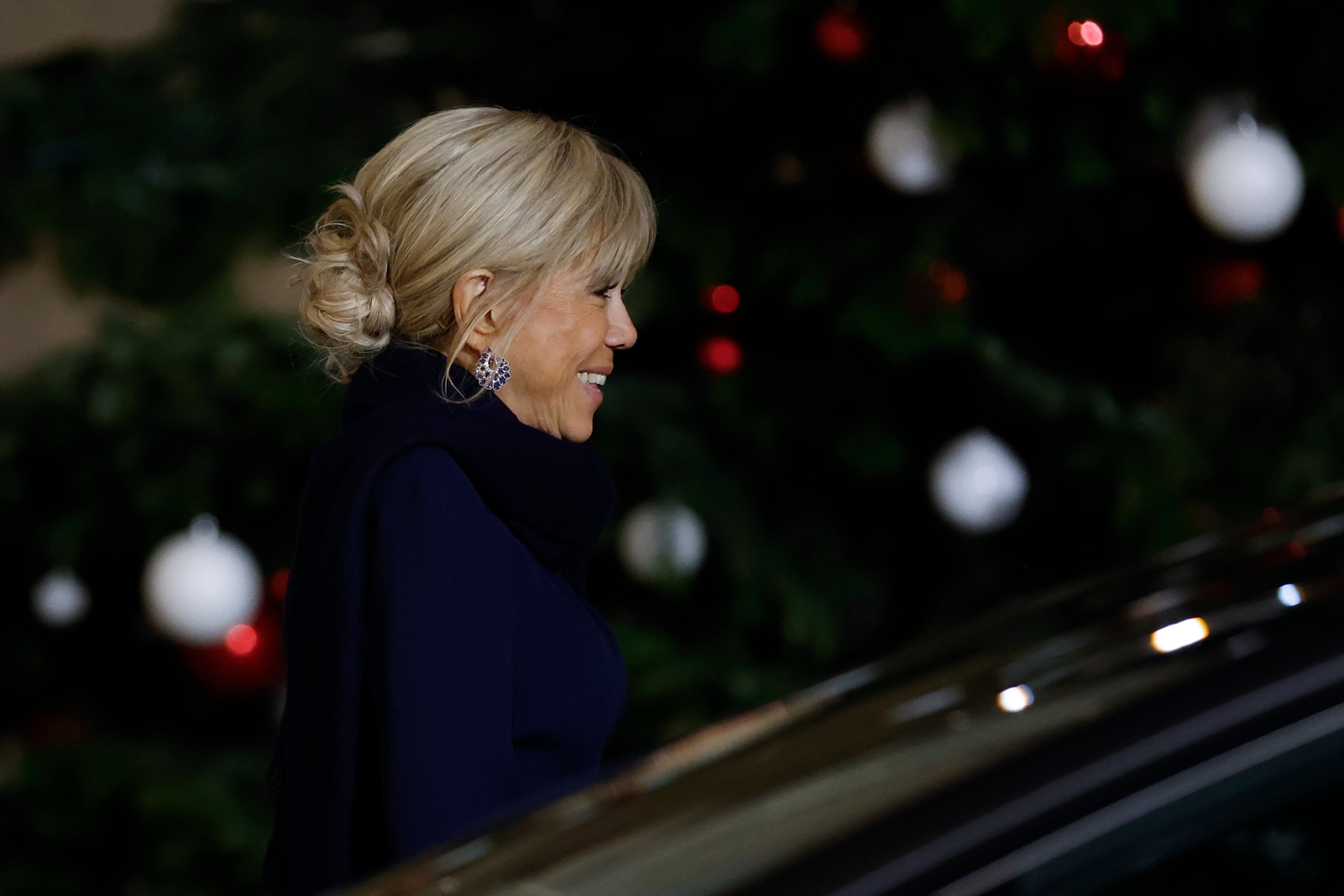 Brigitte Macron recibe al primer ministro croata, Andrej Plenkovic, y a su esposa, Ana Maslac Plenkovic, el 8 de diciembre de 2025.