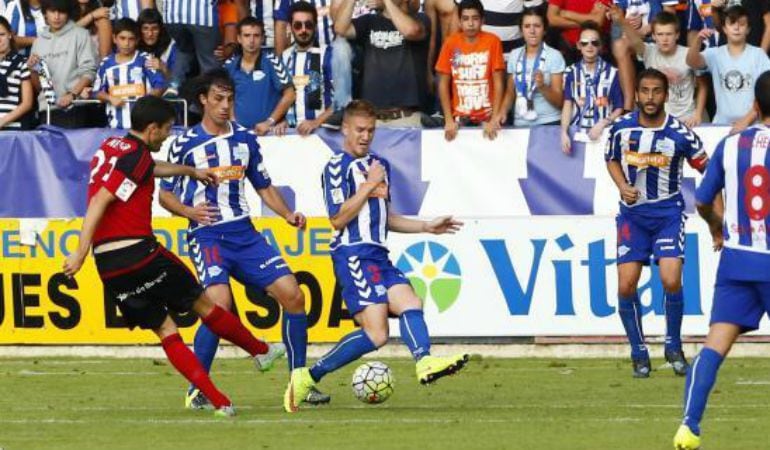 El Mirandés volvió a llevarse los puntos de Mendizorroza.