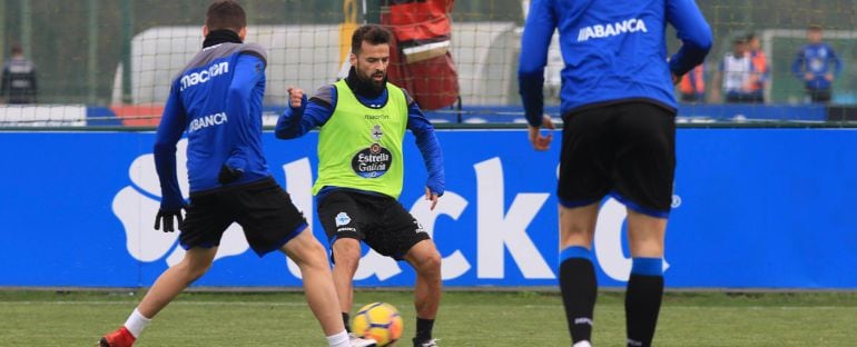 Bruno Gama, en el centro, en el último entrenamiento