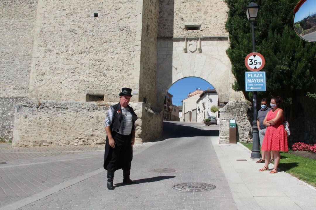 Un momento de la visita teatralizada de Cuéllar
