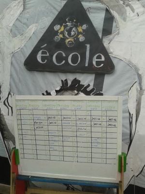 Horarios en la escuela de Calais