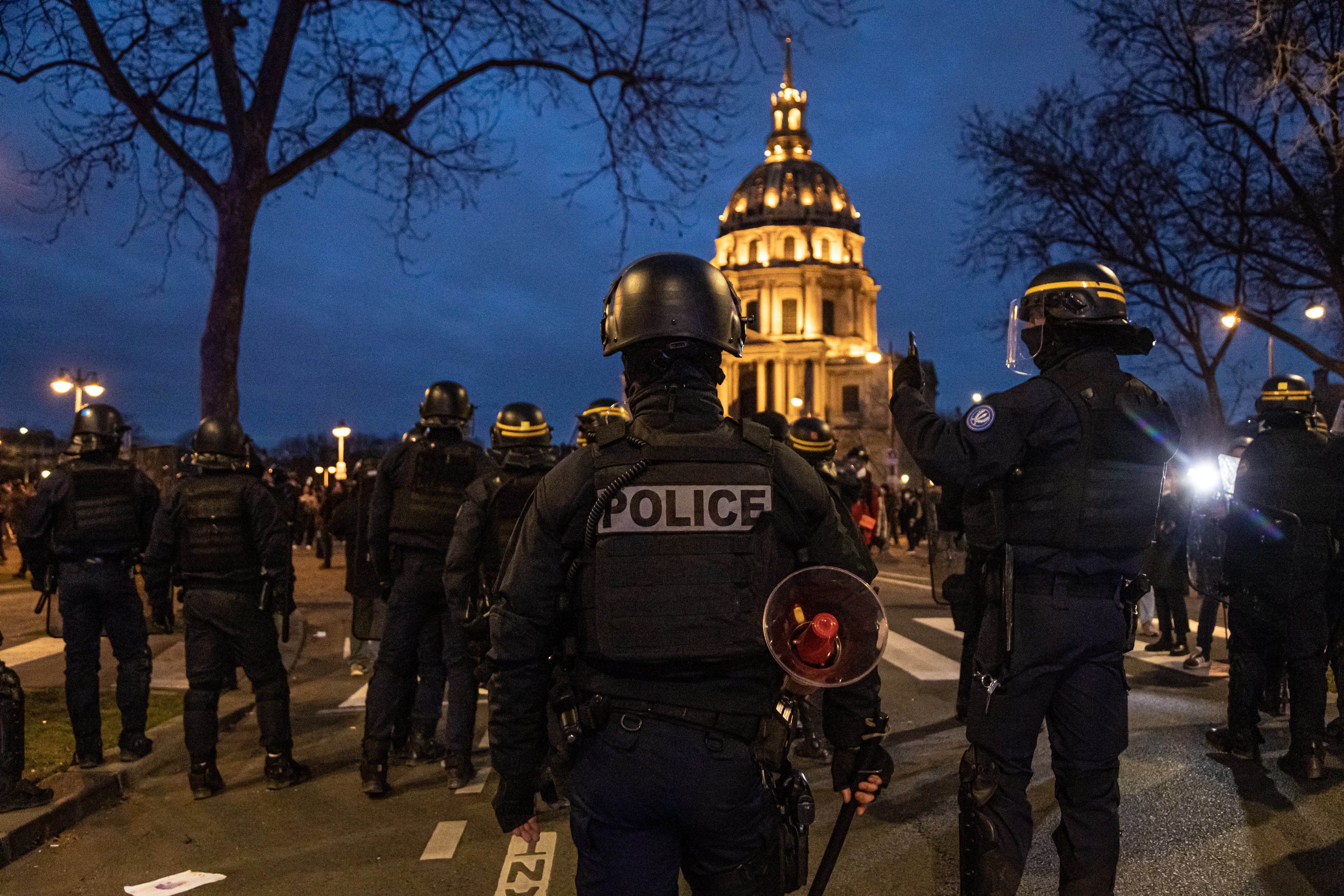 Protesta contra la reforma de las pensiones en París ante la Asamblea de Francia.