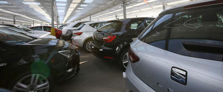 Cotxes de SEAT a un concessionari 