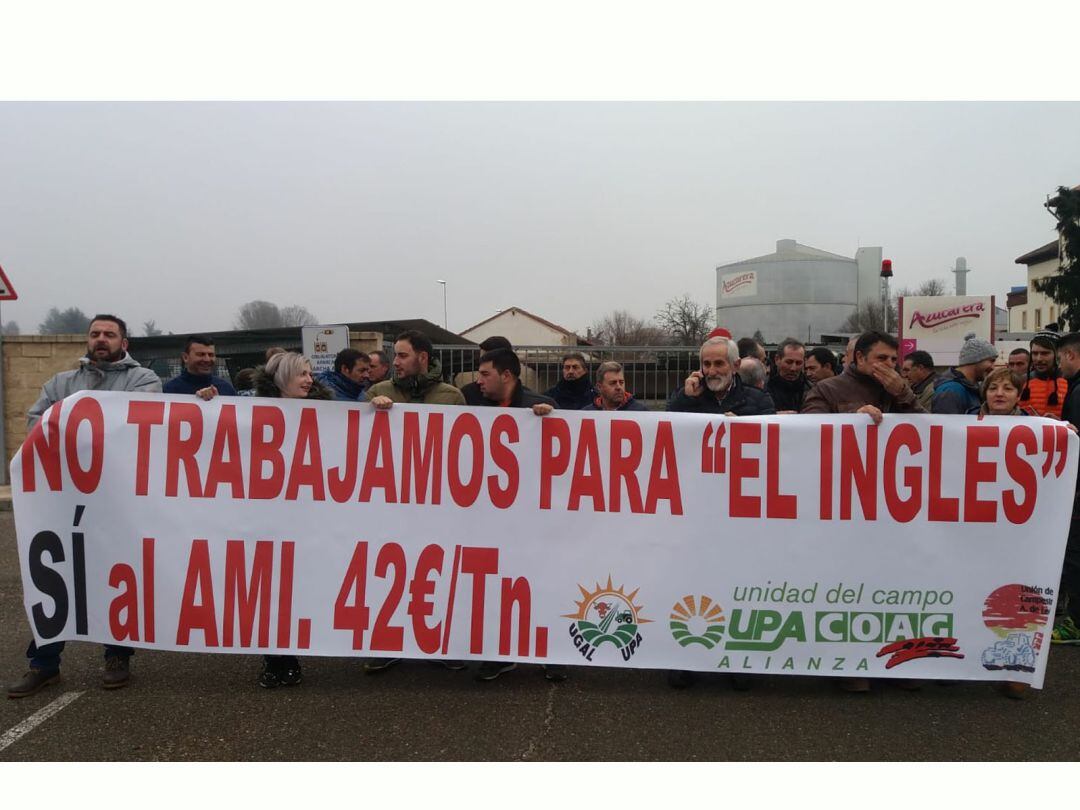 Cocentración de UPA-COAG ante la Azucarera de Toro