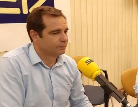 Pedro Gallardo en una entrevista en Radio Jerez