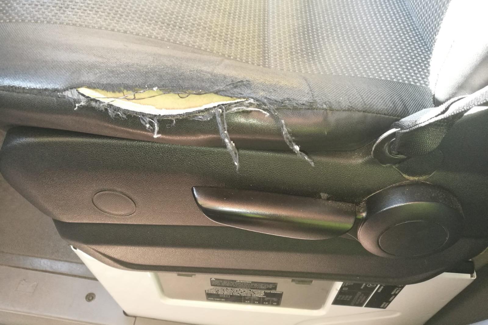Asiento deteriorado en una ambulancia de Guadalajara