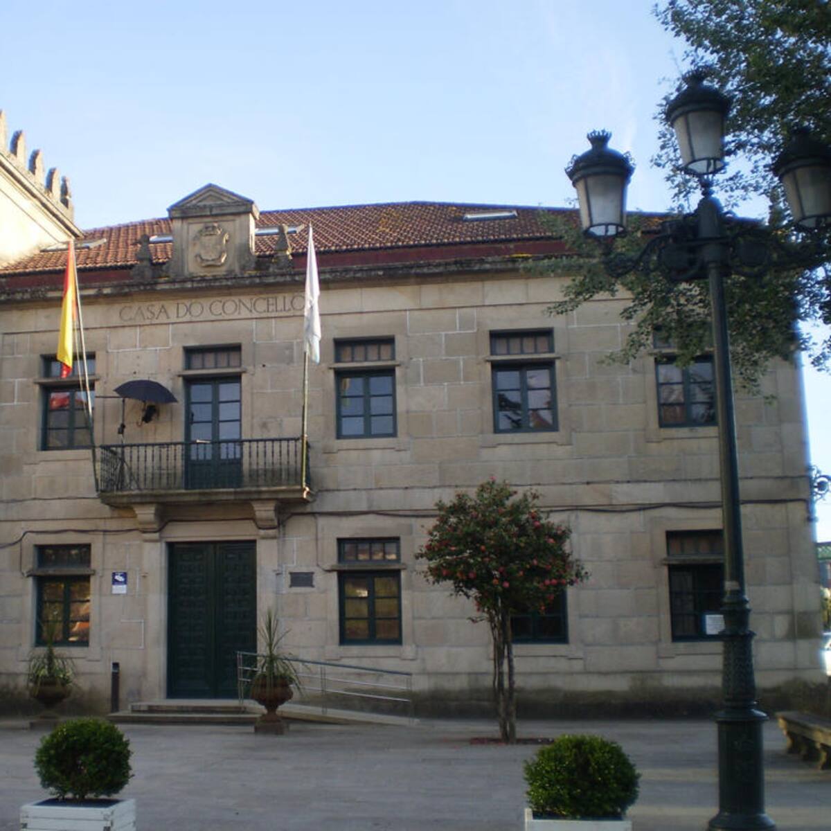 La Policía redondelana detiene a un hombre tras golpear a dos agentes durante una intervención