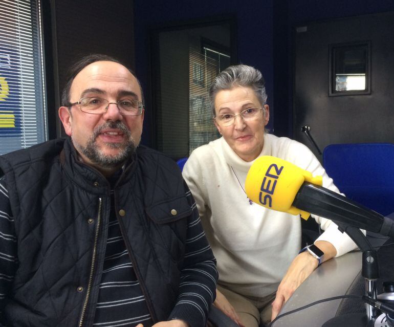 José Luis Chamorro y Carmen Caríssimo en los estudios de Radio León