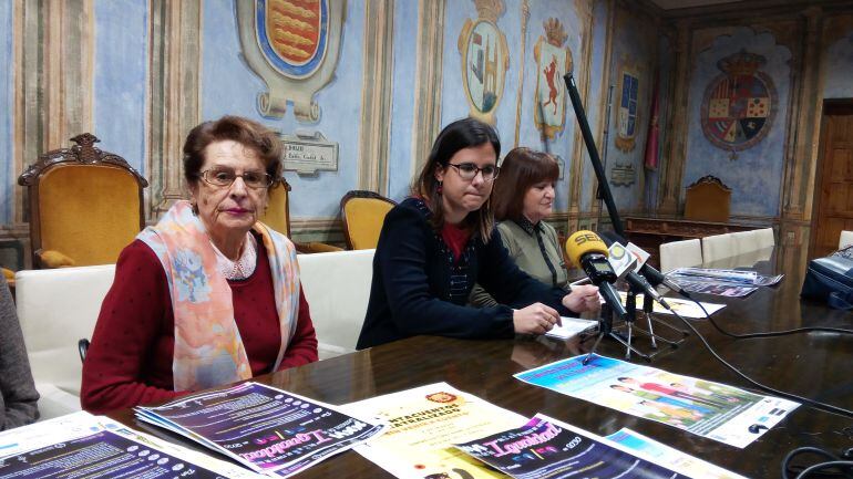 La edil de igualdad y asociaciones de mujeres presentan la Semana de la Igualdad de Medina del Campo