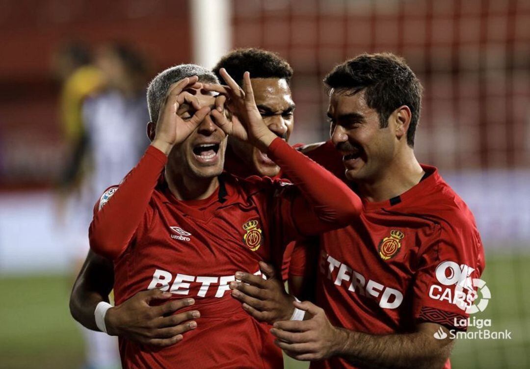 Salva Sevilla celebra su gol ante el CD Castellón.