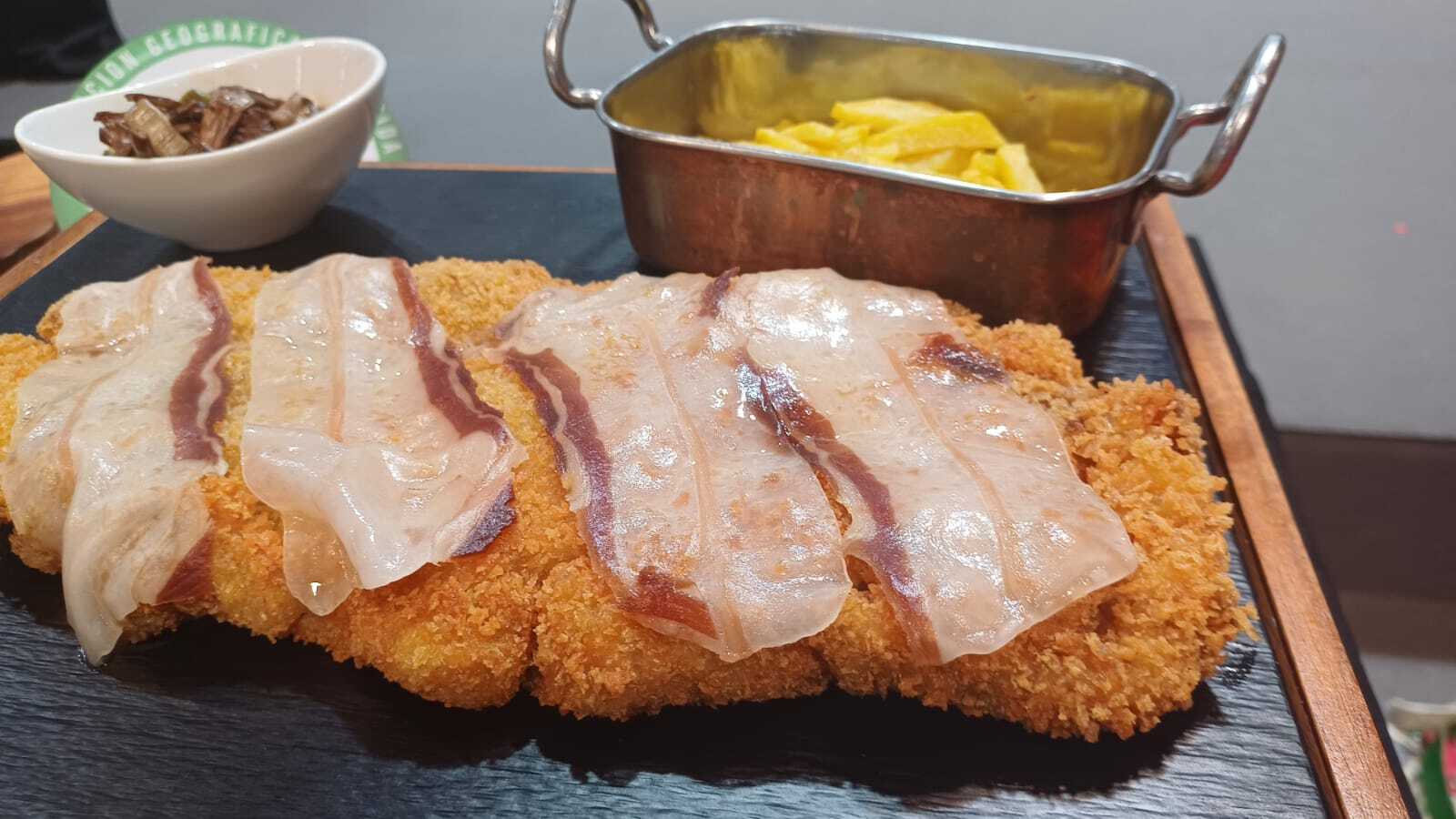 Fotografía del ganador del Mejor Cachopo de España.