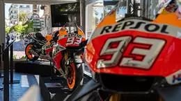 Detalle de las motos de Marc Márquez, expuestas en el set Garage 93 en Jerez de la Frontera (Cádiz) - REPSOL