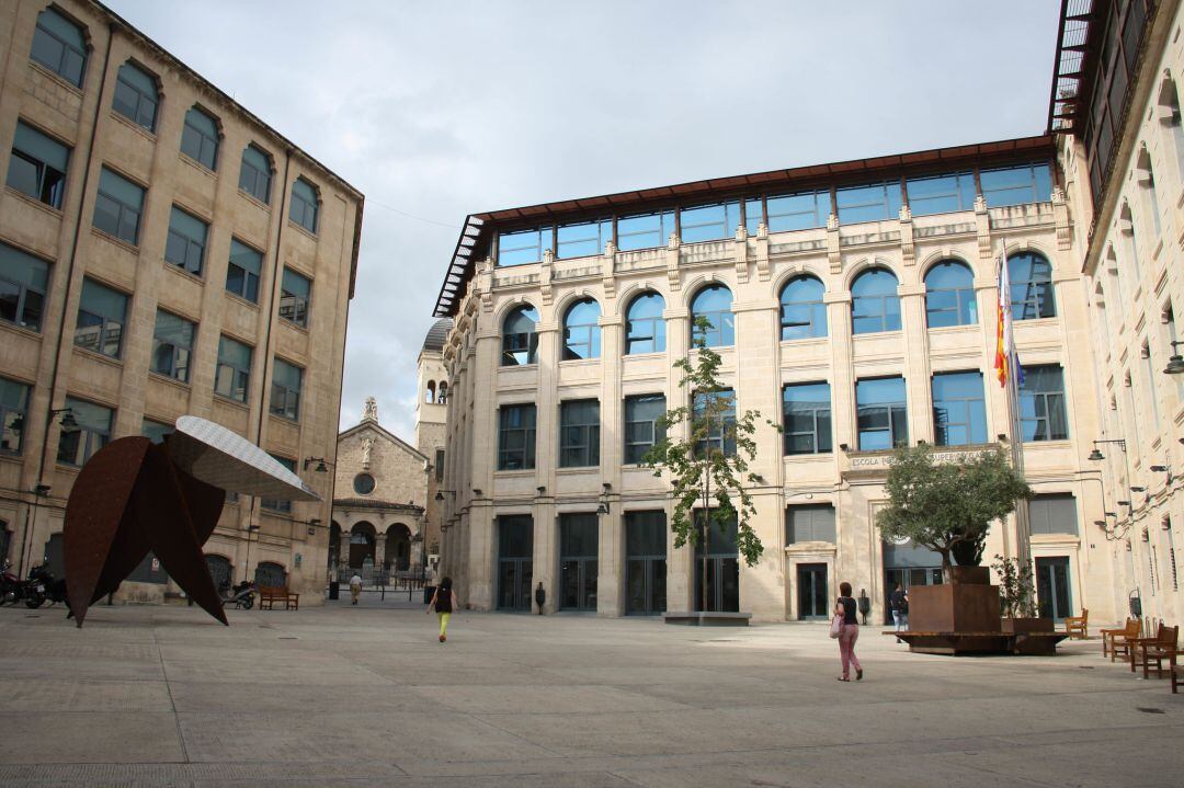 Plaza Ferrándiz y Carbonell de Alcoy, sede del campus de Alcoy de la UPV