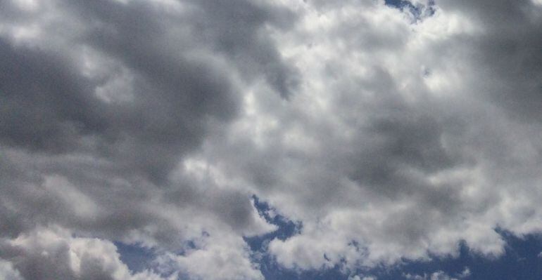 Hoy tenemos cielos cubiertos, sin previsión de lluvias