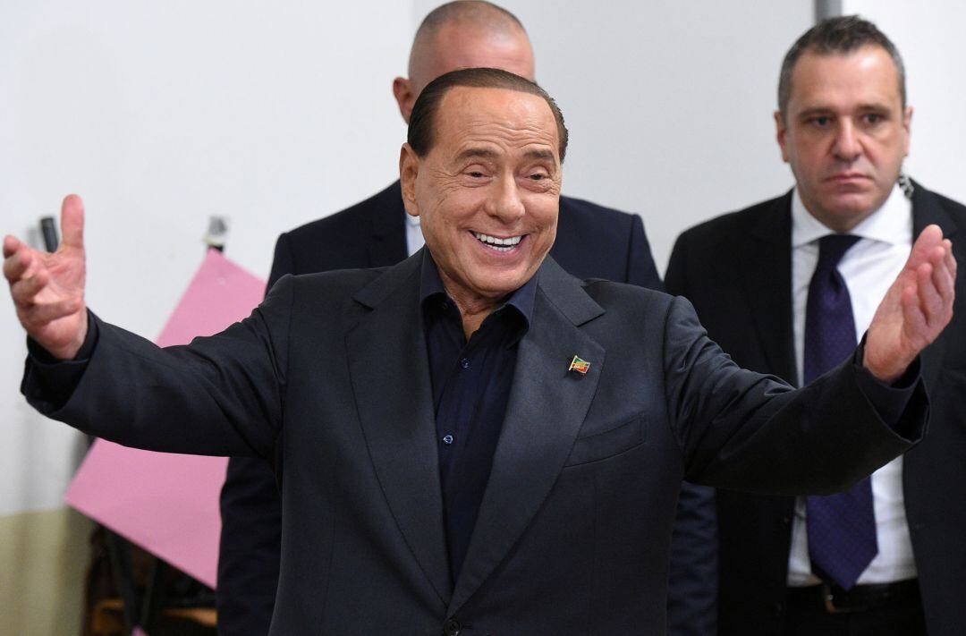 Berlusconi recibe el alta tras ser hospitalizado por un problema cardiaco en Mónaco.