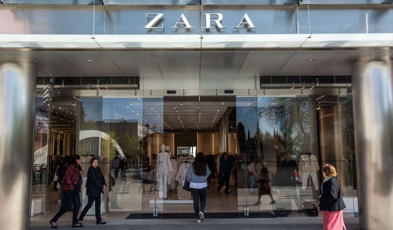 La marca líder del grupo Inditex ha creado un modelo de negocio similar al de Amazon y El Corte Inglés.