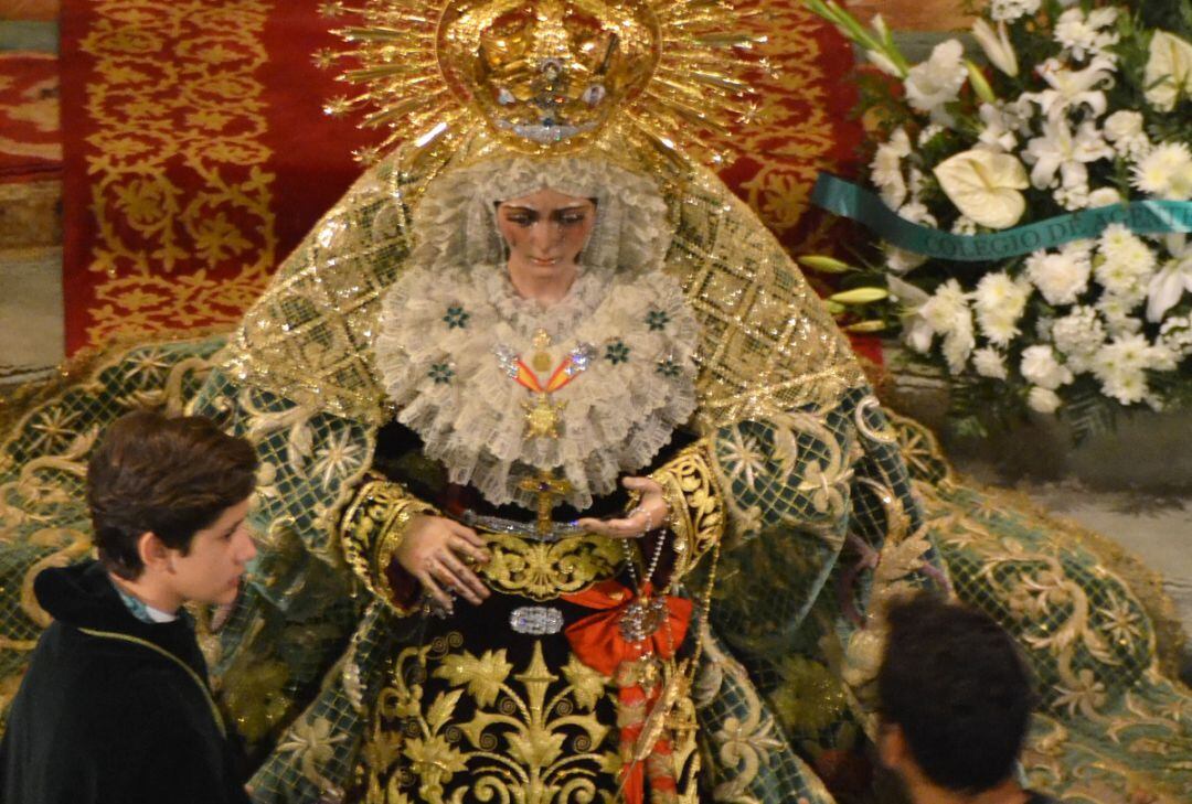 La Virgen de la Esperanza estará en besamanos extraordinario los días 31 de mayo y 1 y 2 de junio por el 425 aniversario fundacional de la Hermandad