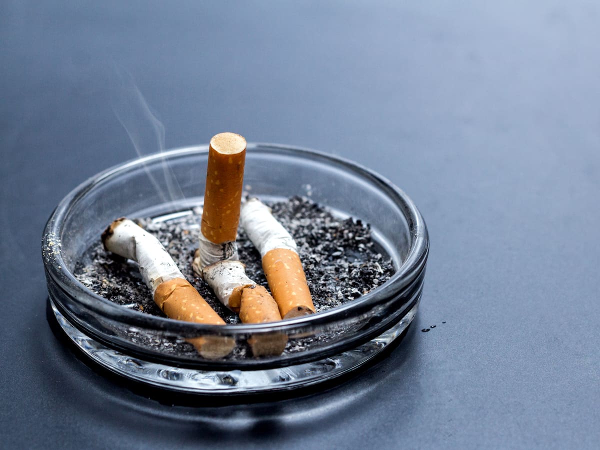 La propuesta que plantea subir el precio del tabaco para que bajen los fumadores