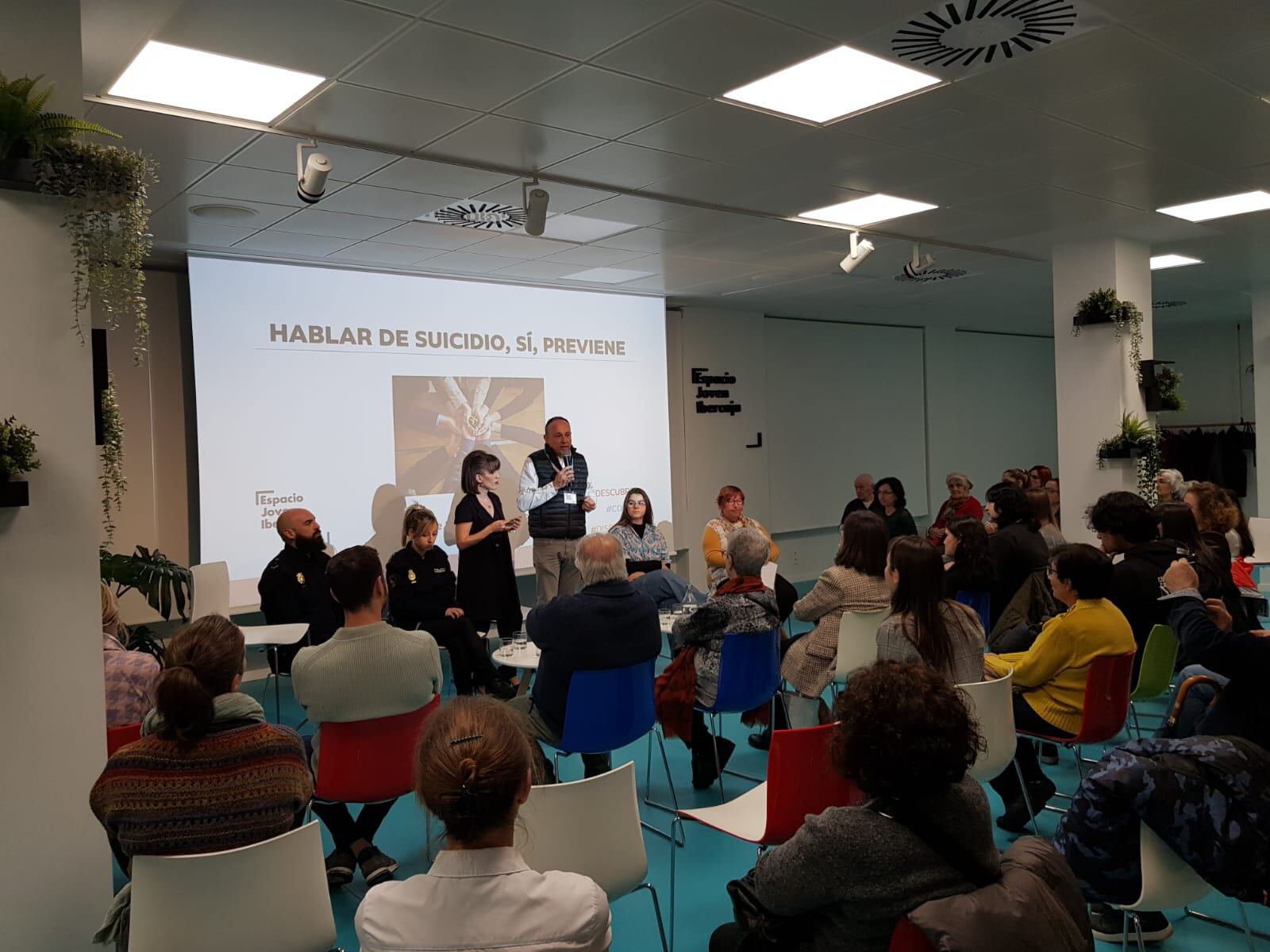 Jornadas &#039;Hablar de suicidio sí previene&#039; celebradas en el Espacio Joven de Ibercaja (Zaragoza)