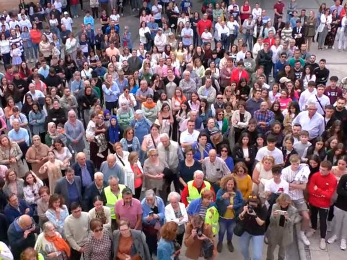 Unas 500 personas se concentran en Campo de Criptana para pedir una reforma de la ley del menor