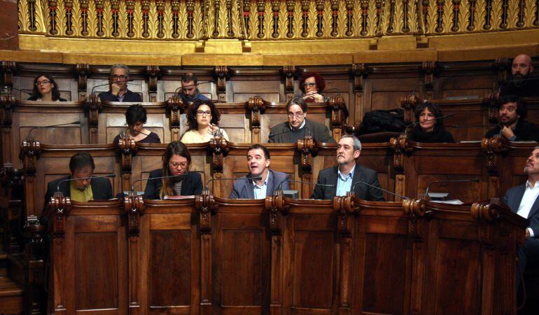 Pla general de la bancada dels regidors de BComú, PSC, ERC i CUP al plenari de l&#039;Ajuntament de Barcelona