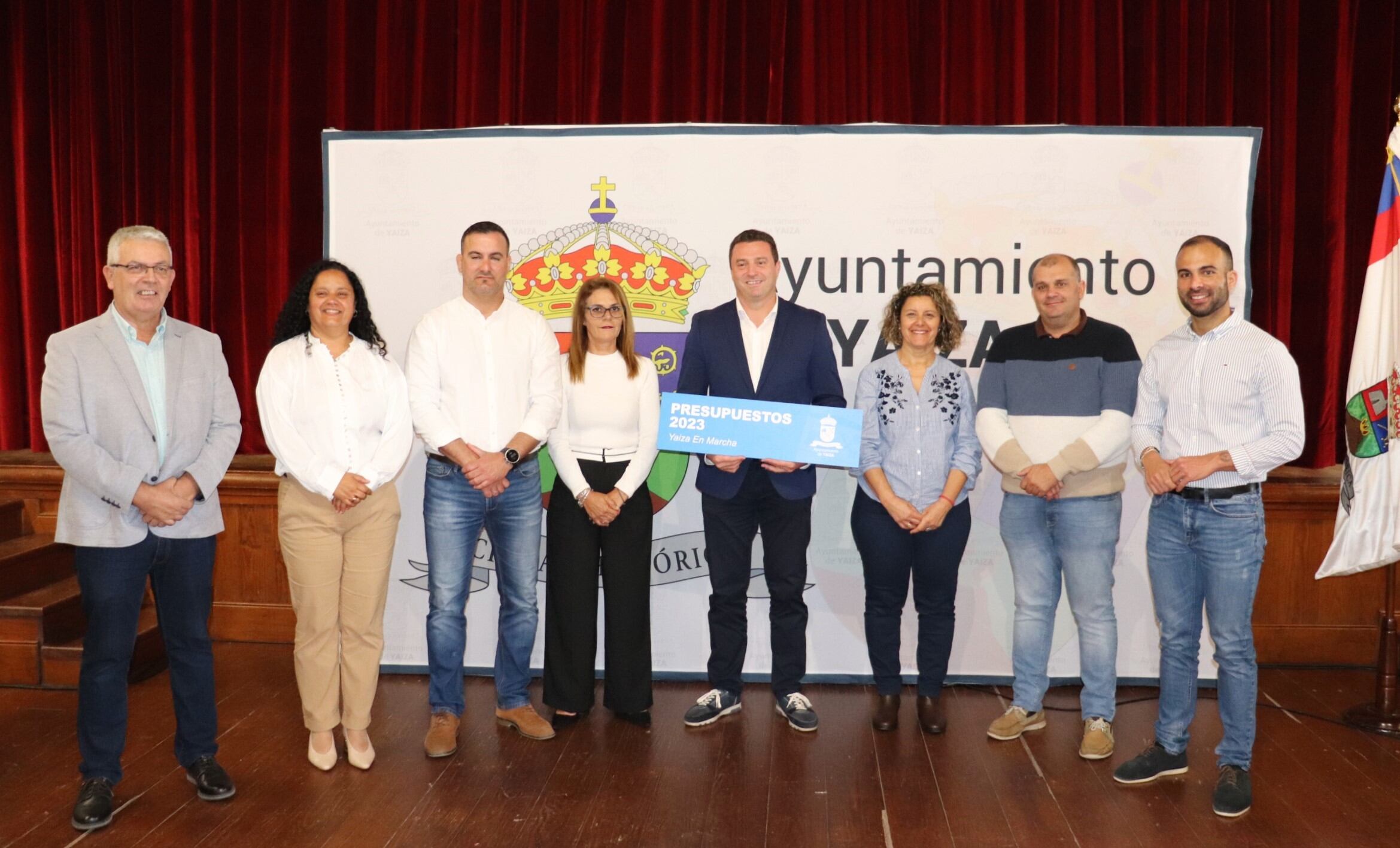 Grupo de Gobierno del Ayuntamiento de Yaiza con alcalde, Óscar Noda, en el centro.