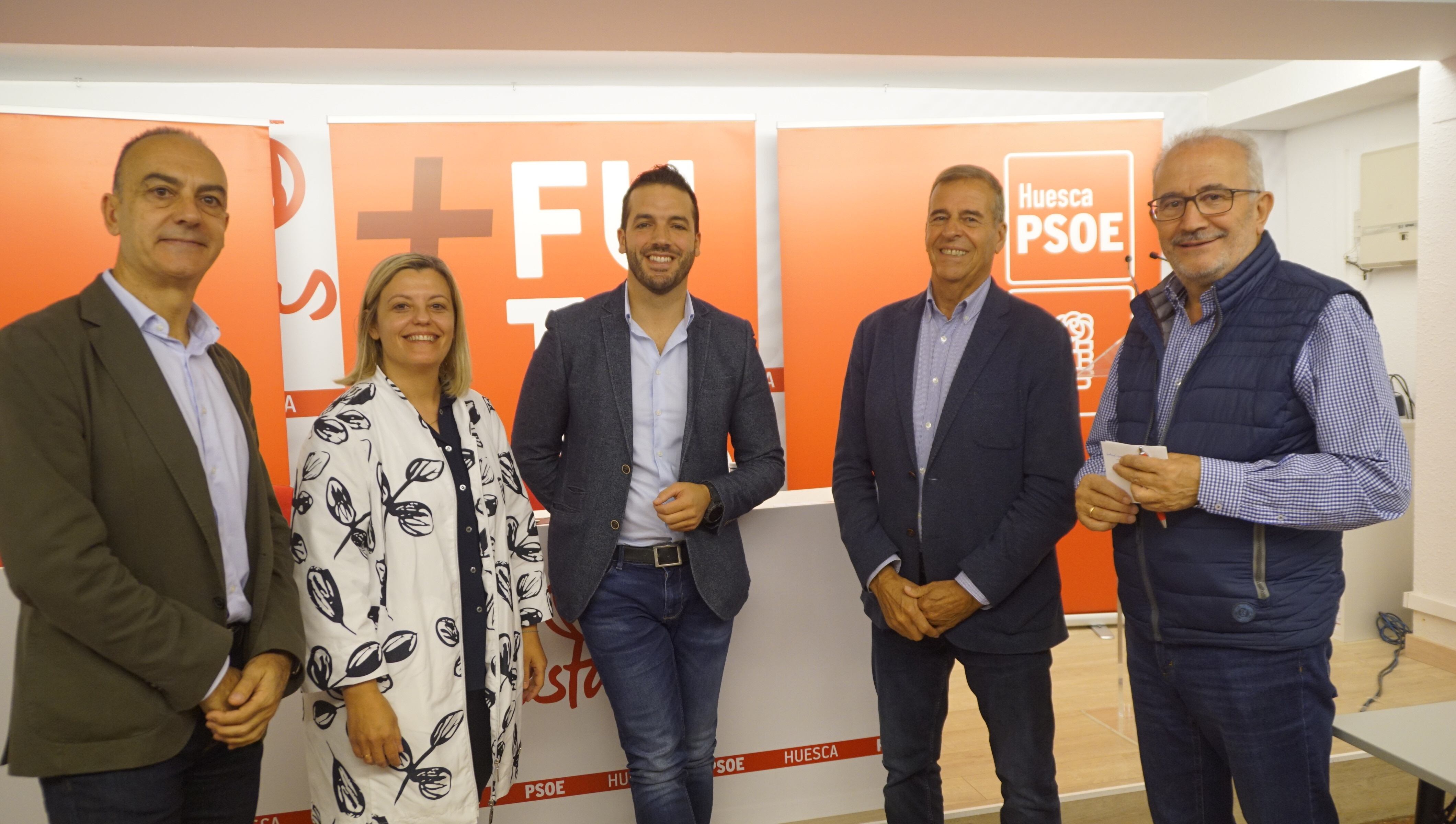 Los diputados Alfredo Sancho y Begoña Nasarre, junto a los senadores Gonzalo Palacín, Antonio Cosculluela y Rubén Villacampa