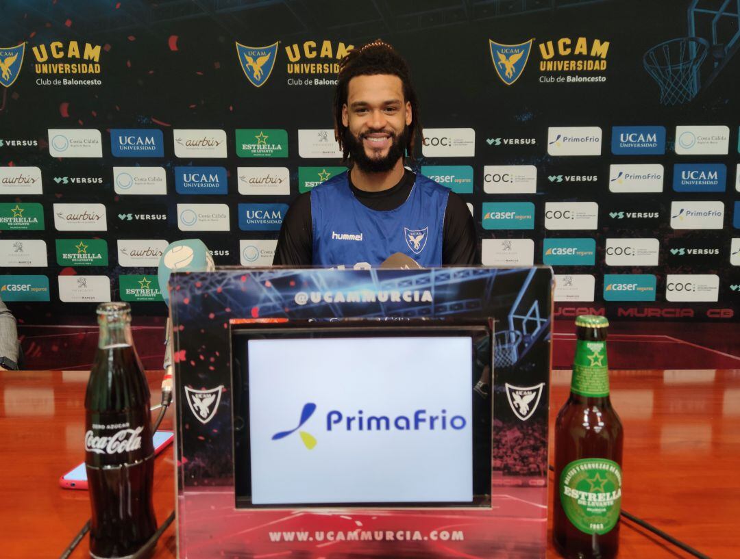 Webb en rueda de prensa