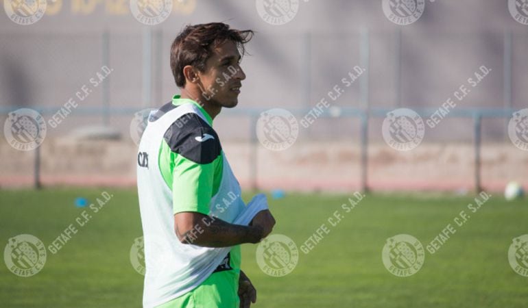 El defensa uruguayo Damián Suárez durante la sesión de entrenamientos de este miércoles