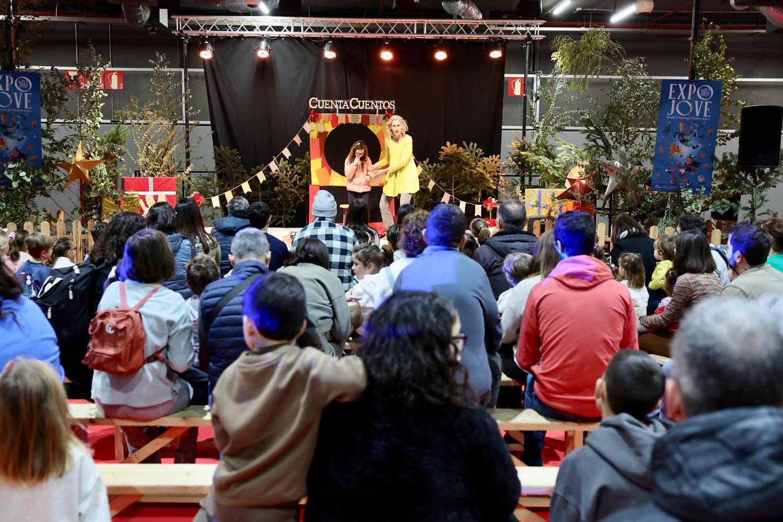 València inaugura Expojove y La Central de la Navidad como epicentro de la ilusión navideña familiar