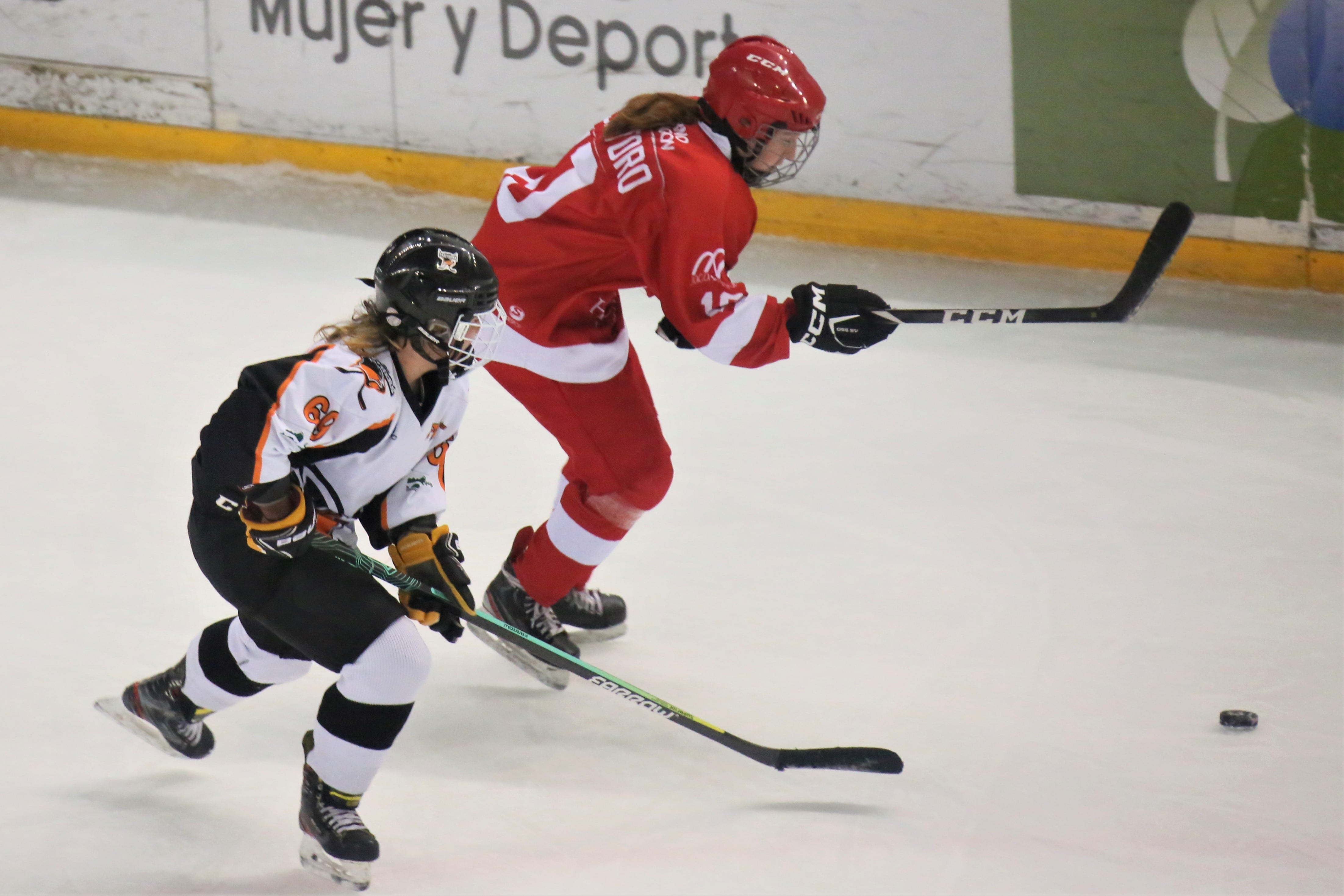 Empieza la liga de hockey femenino