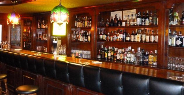 Interior de la Taberna de Jovi en el casco antiguo de Cuenca.