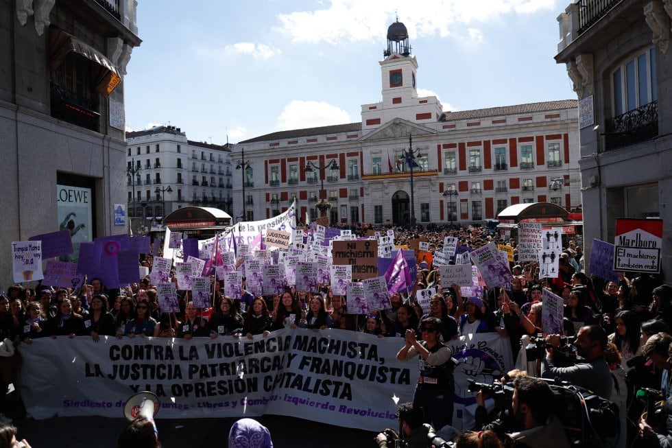 Manifestación feminista en la Puerta del Sol con motivo del 8-M