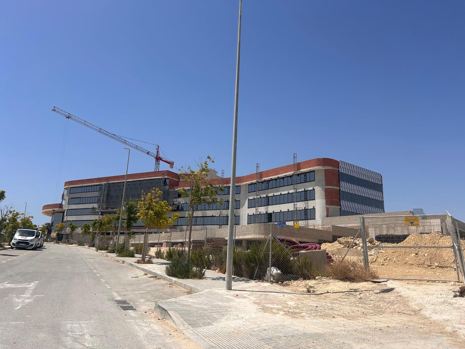 Estado de las obras del Hospital IMED en Vistahermosa Norte, en Alicante, que exceden la edificabilidad