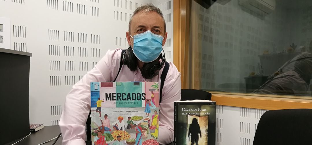 'Mercados' y 'Cava dos fosas' son nuestras recomendaciones para el Rincón Literario