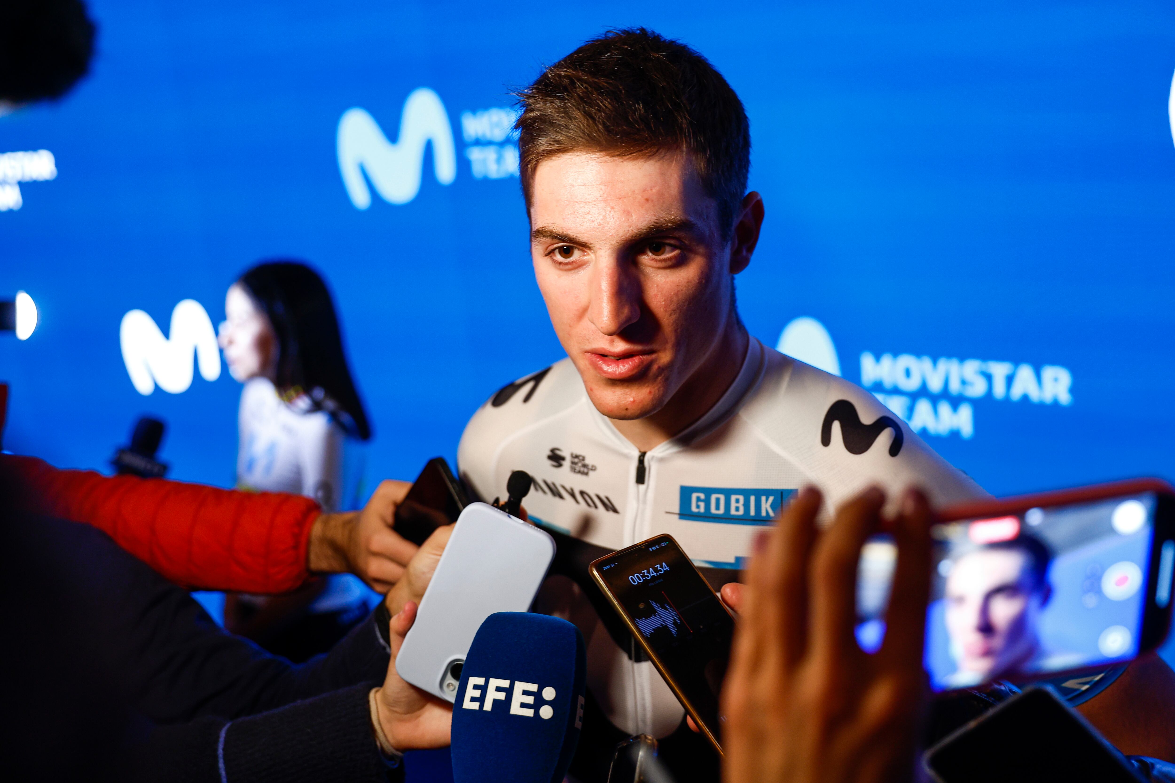 MADRID, 18/12/2024.- El ciclista español Pablo Castrillo participa en la presentación del equipo Movistar de ciclismo para la temporada 2025, este miércoles en Madrid. EFE/ Rodrigo Jiménez
