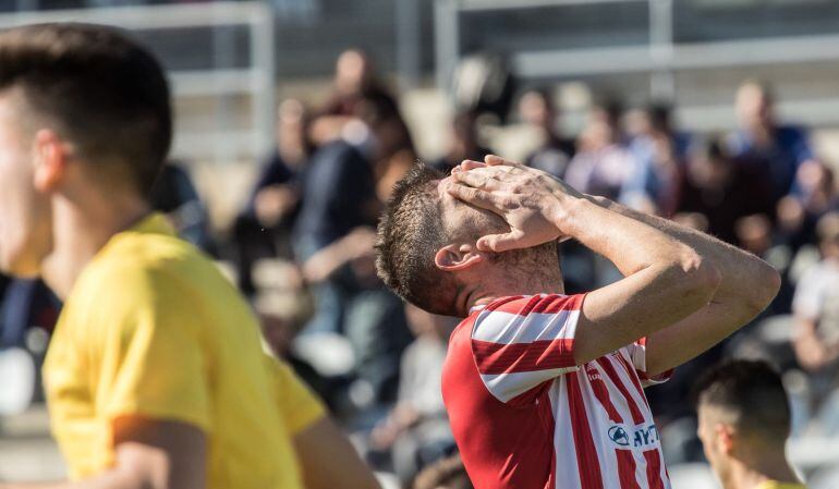 Berlanga se lamenta de una jugada.
