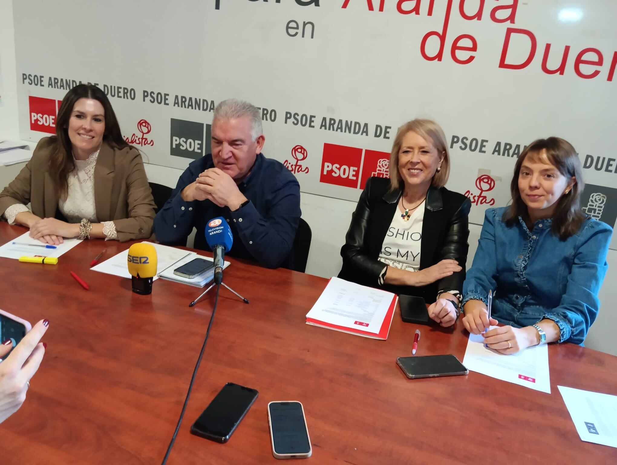 El grupo socialista al completo en la comparecencia para explicar sus enmiendas al presupuesto