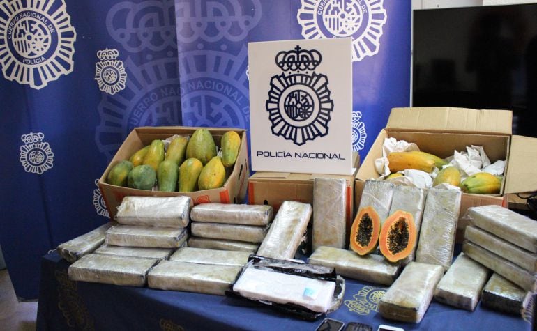 La droga incautada en palés de papayas