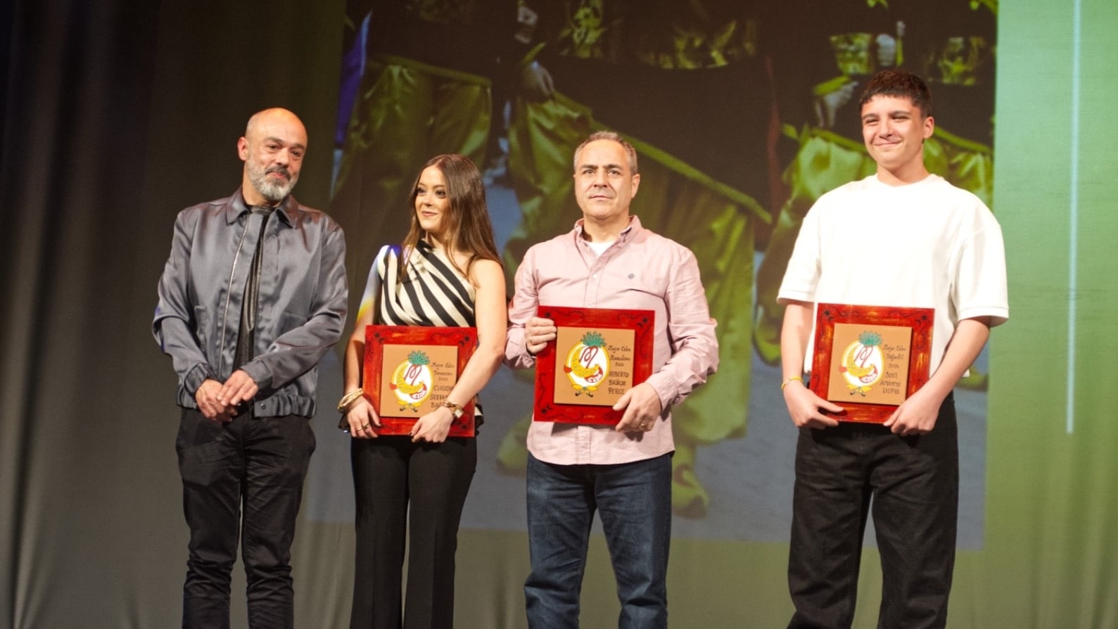 Los cabos premiados en la gala: Claudia Serrano, Alberto Bañón y Joel Amante.