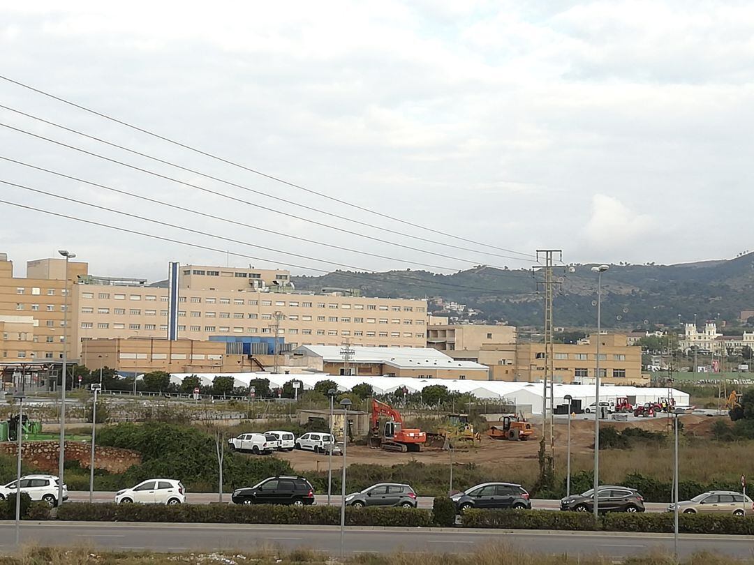 El hospital de campaña está ubicado junto al Hospital General Universitario de Castellón