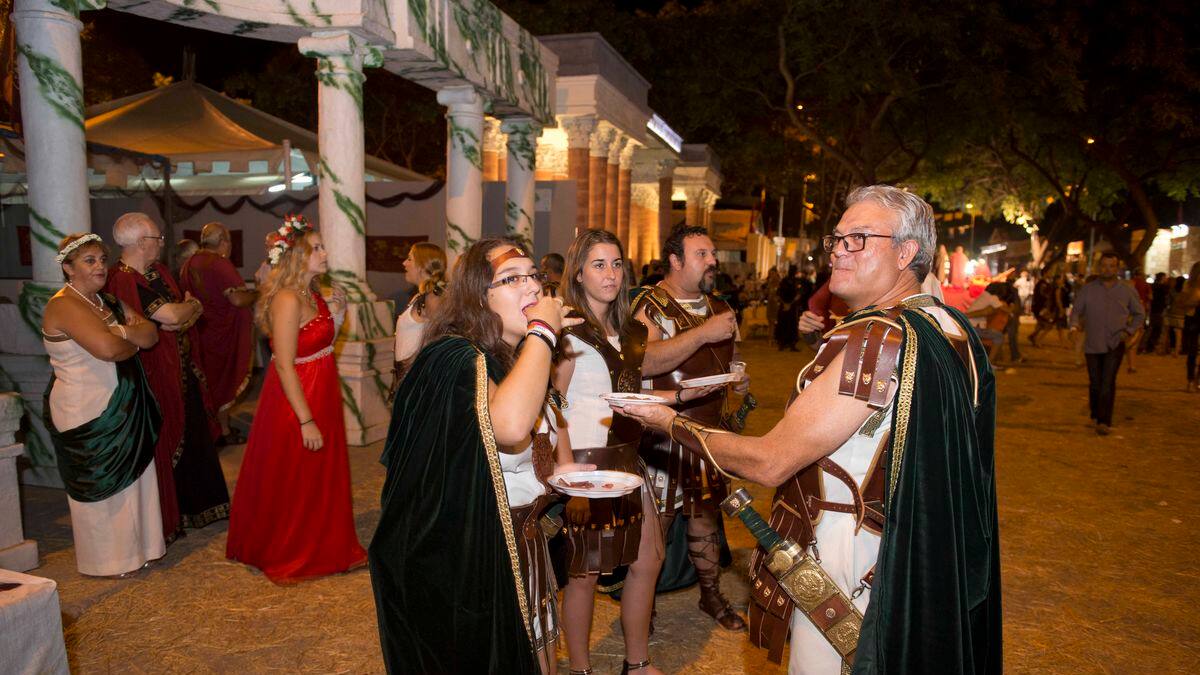 El autobús será gratuito para los festeros con traje de época durante las fiestas de Carthagineses y Romanos