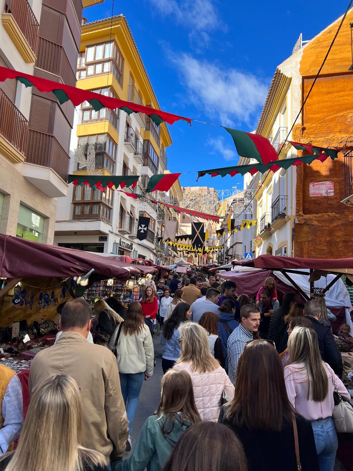 El mercado medieval con más de 120 puestos, es uno de los grandes atractivos de las Fiestas de San Clemente de Lorca.