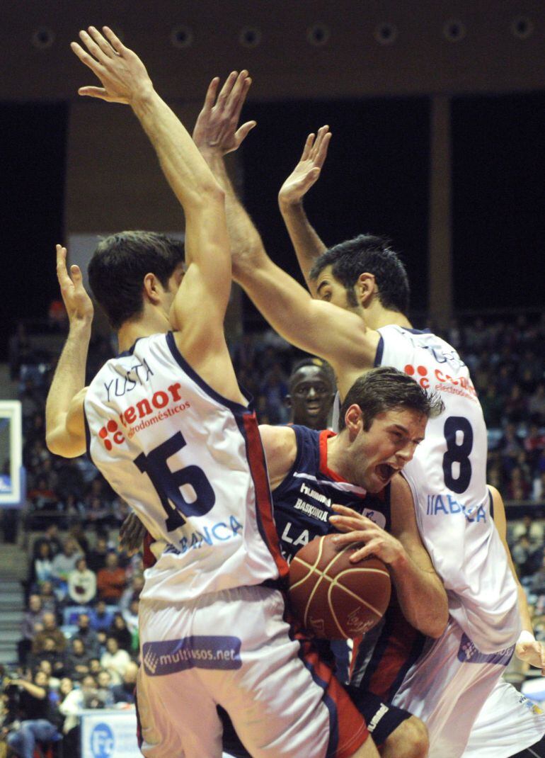 Imagen del partido entre el Obradoiro y Laboral Kutxa Basconia jugado hace pocos días en Santiago