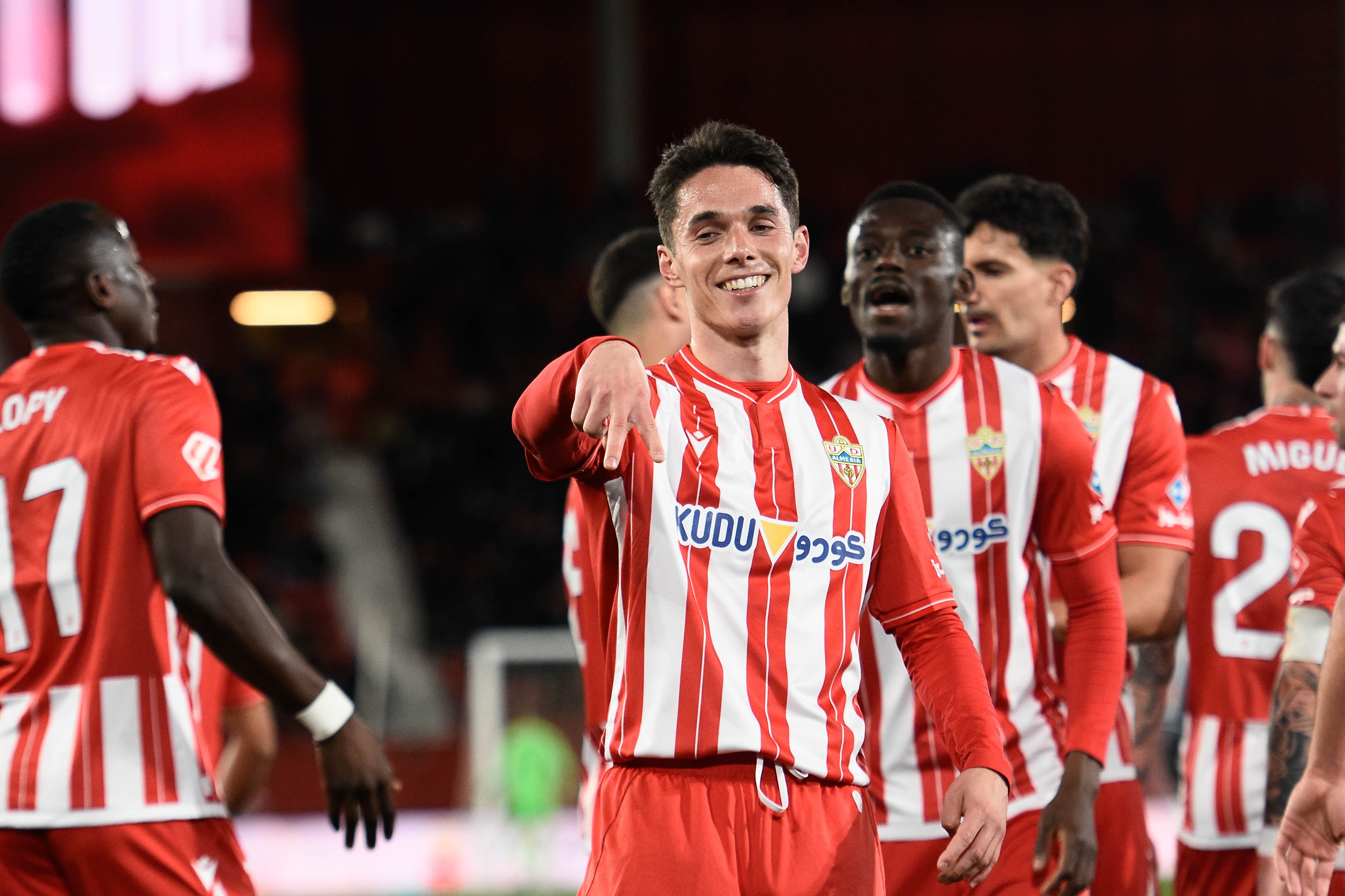 Un futbolista de otra categoría que volará del Almería el próximo verano.